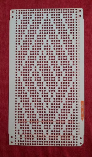 Una scheda perforata dal set
