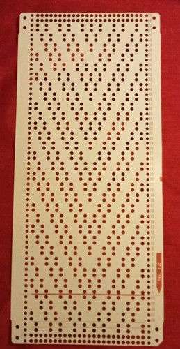Una scheda perforata dal set